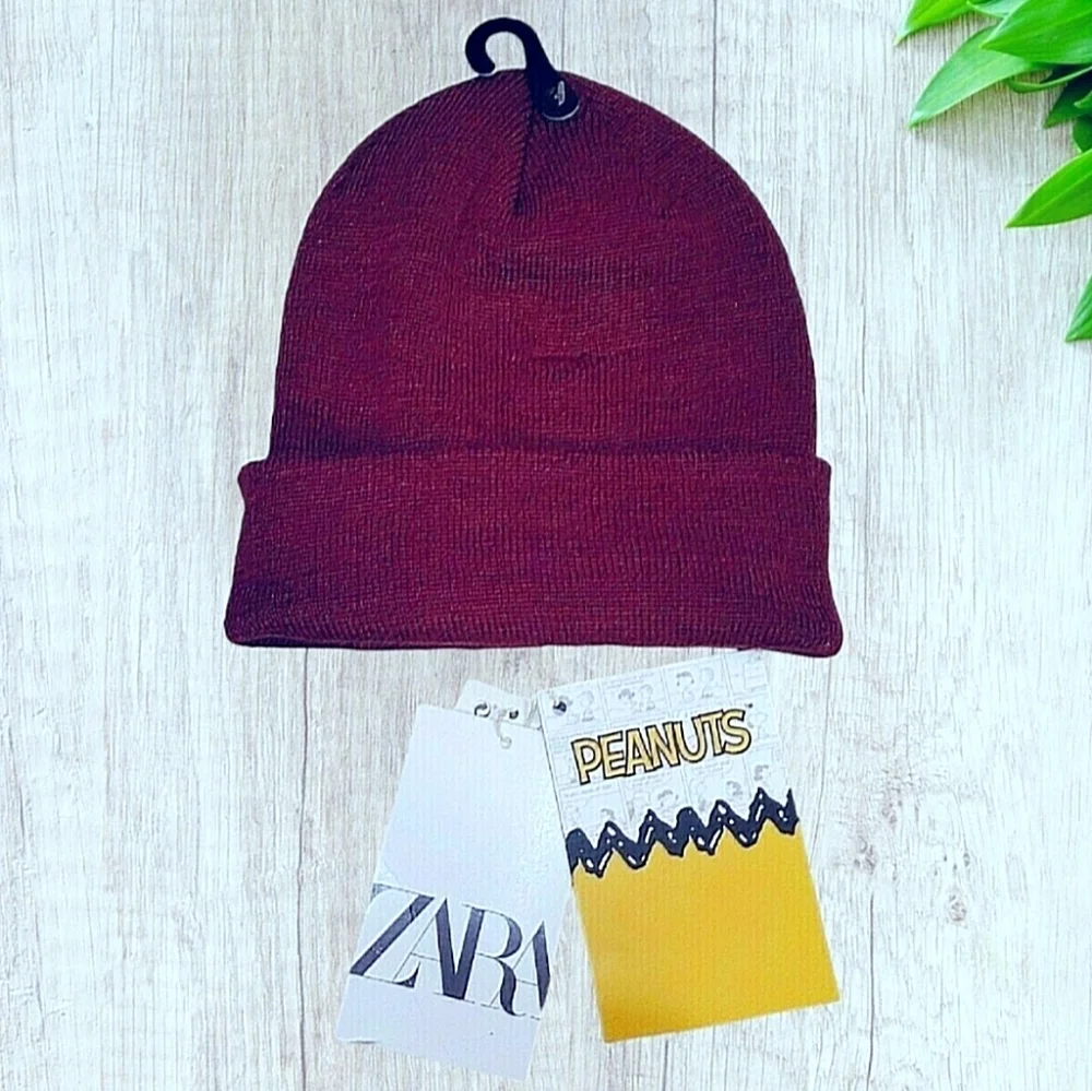 Zara Peanuts Beanie Hat  Snoopy Fall/Winter 1-3 Years NWT